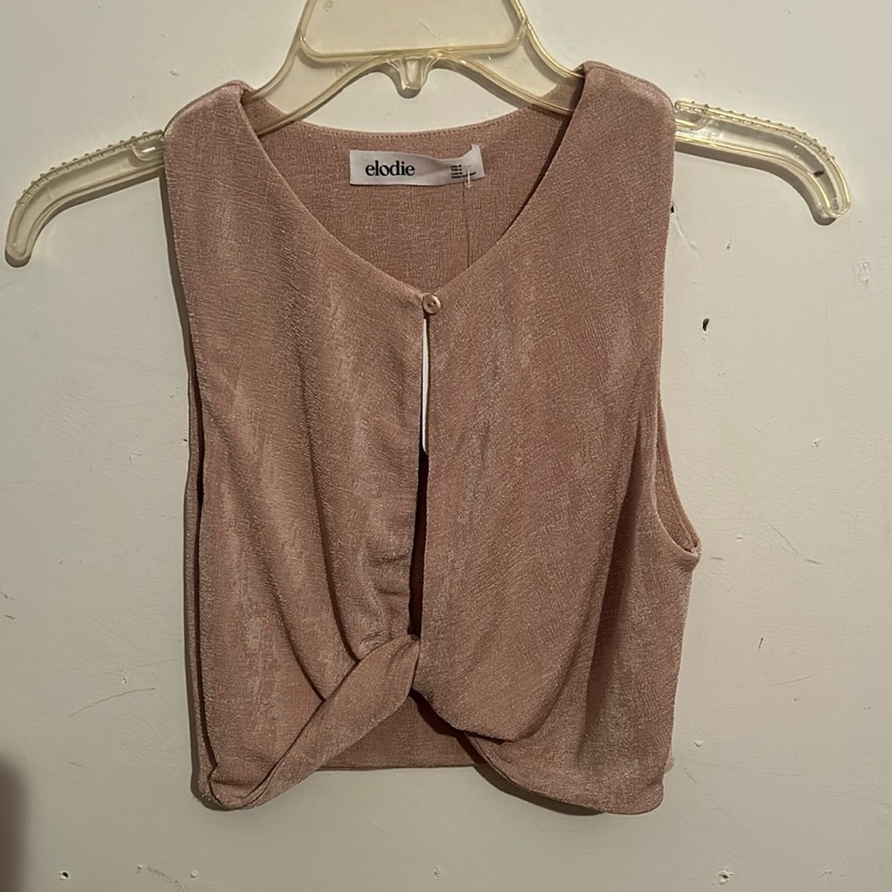 NWT, Elodie twist front crop top. Size M